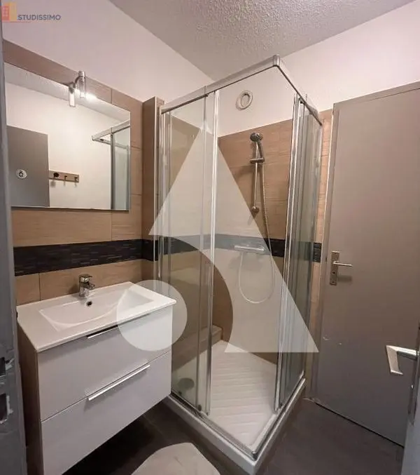 Studio 31m² Niort - Lumineux, 1er étage - Photo 2
