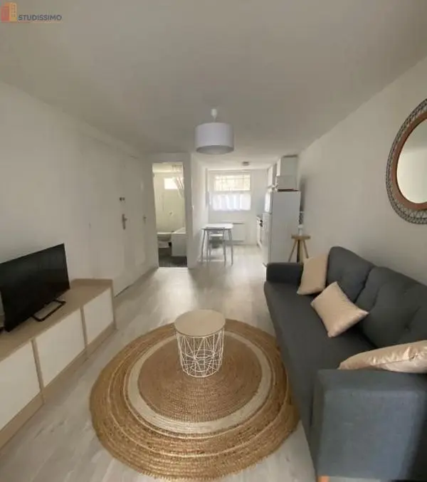 Studio meublé 31m² Niort - Lumineux, rénové - Photo 2