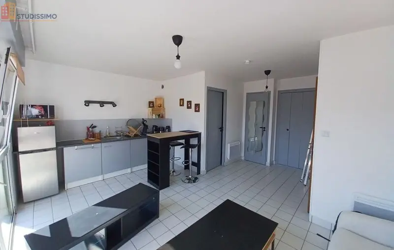Studio meublé 25m² Bressuire - Lumineux, étage 3 - Photo 4