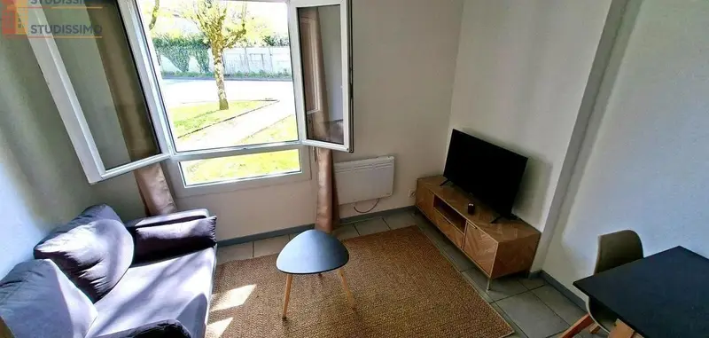 Studio meublé 24m² Niort - Lumineux, parking - Photo 2