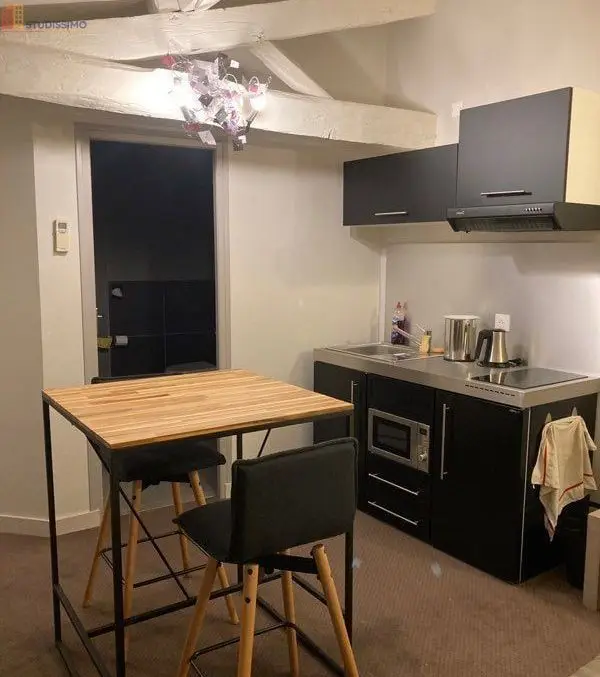 Studio 27m² Niort centre - Meublé, libre immédiatement - Photo 2