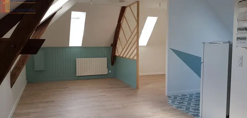Studio 38m² Argentonnay centre bourg - Rénové, grand espace - Photo 1