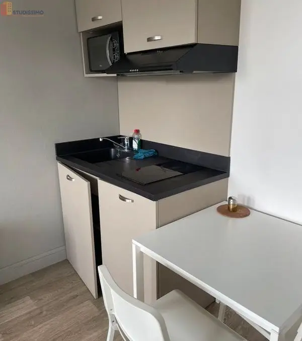 Studio 24m² Niort 79000 - Meublé, 1er étage - Photo 3