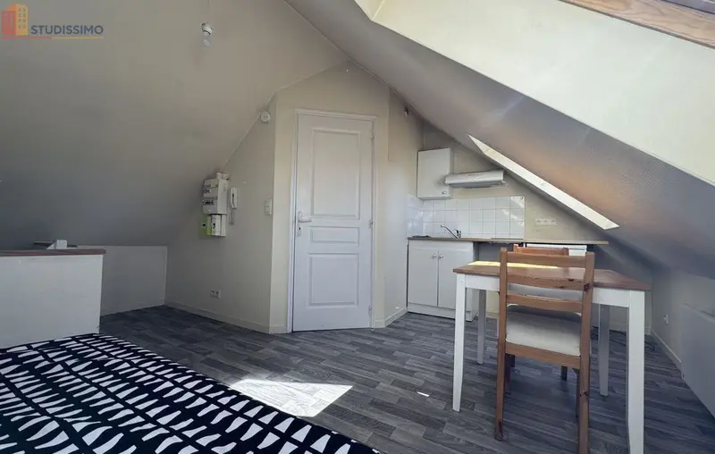 Studio 15m² Amiens - Étage 2/2, DPE C - Photo 1