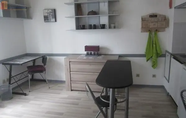 Studio meublé 23m² Metz 57050 - Place parking fermé, proche fac - Photo 2