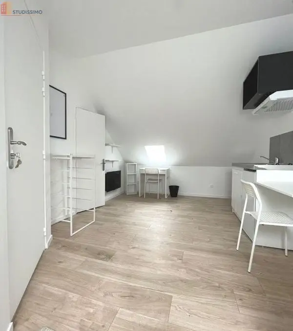 Studio meublé 10m² Amiens centre - Lumineux, 2e étage - Photo 2