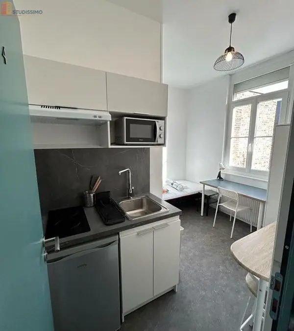 Studio meublé 11m² Amiens 80000 - Meublé, rue des Archers - Photo 2