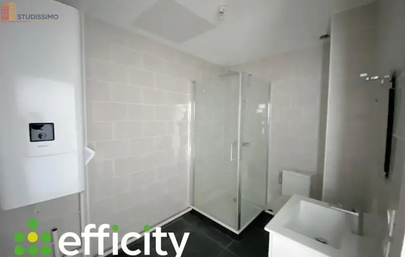 Studio 45m² Lens - Lumineux, proche commerces - Photo 2