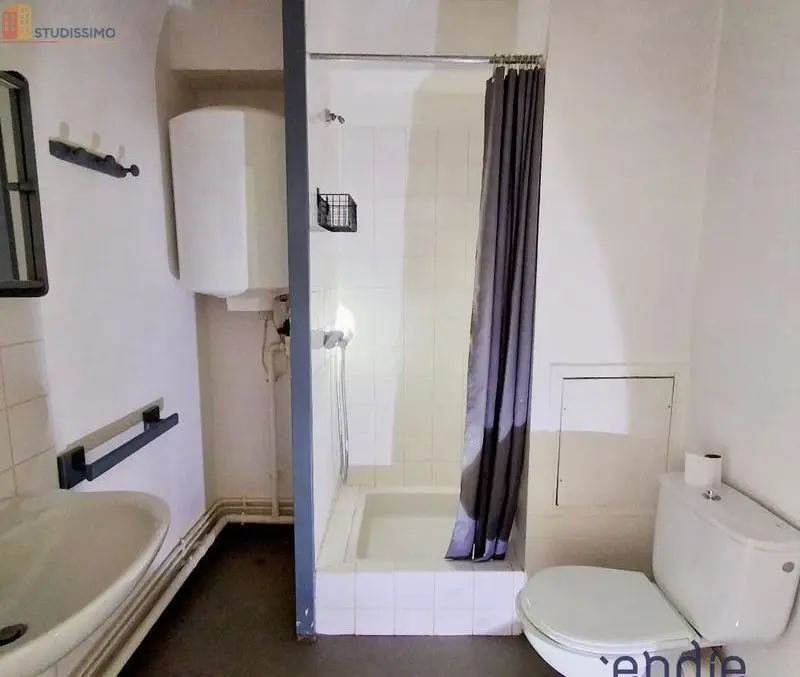 Studio 25m² Clermont-Ferrand 63000 - Dernier étage, lumineux - Photo 2