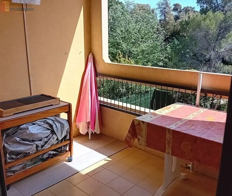 Studio meublé 22m² Saint-Raphaël 83700 - Cabinet, garage - Photo 2