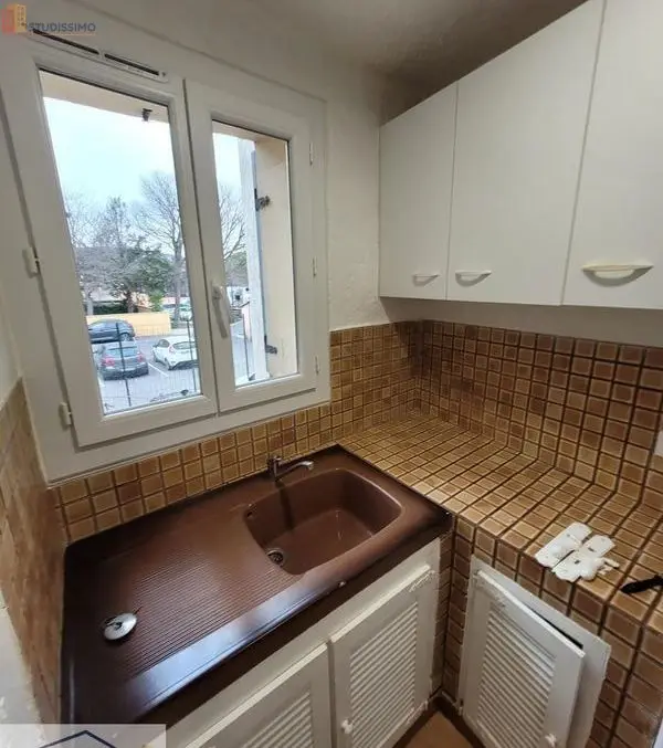 Studio meublé 17m² Cuers - Meublé, DPE C - Photo 2