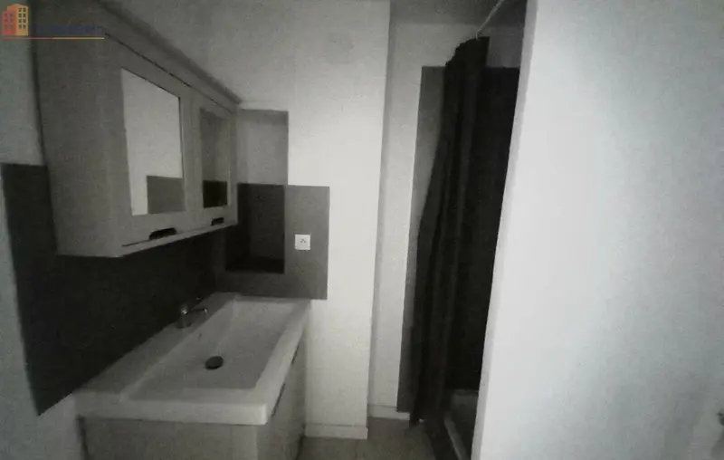 Studio 30m² La Roquebrussanne - Étage 2/3, DPE C - Photo 3