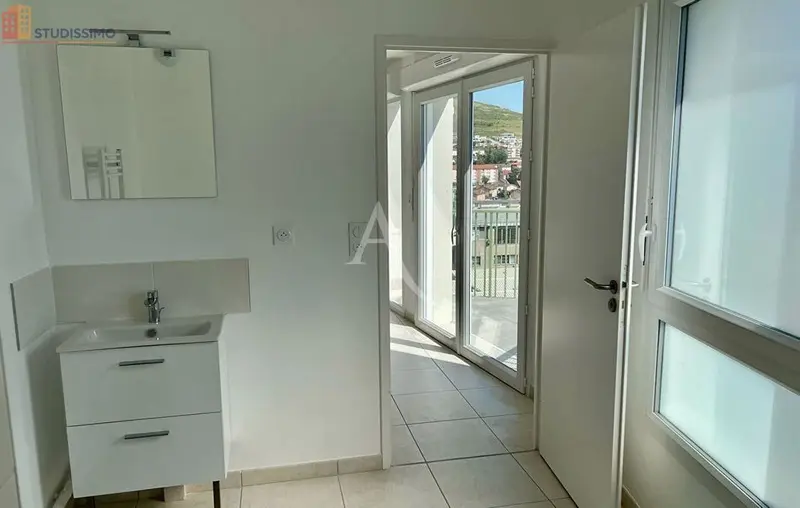 Studio 31m² Clermont-Ferrand 63100 - Dernier étage, lumineux - Photo 3