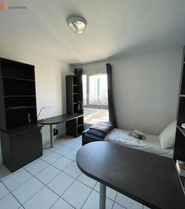 Studio meublé 18m² Toulon 83100 - Meublé, au 6e étage - Photo 8