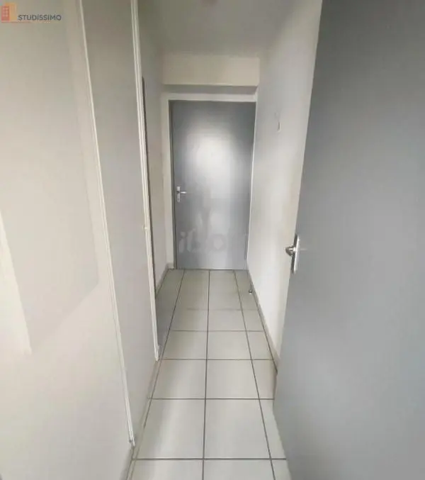 Studio meublé 18m² Toulon 83100 - Meublé, au 6e étage - Photo 1