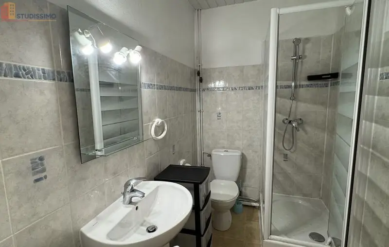 Studio 30m² Toulon - 1er étage, DPE D - Photo 1