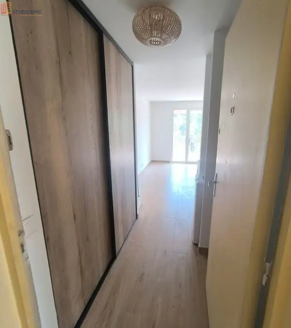 Studio 25m² Puget-sur-Argens - Balcon, parking - Photo 16
