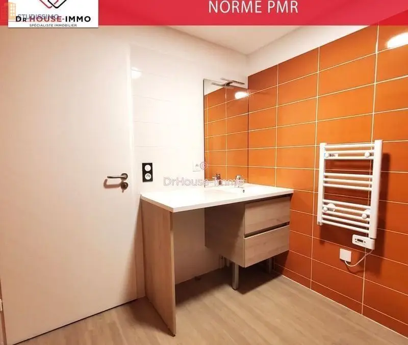 Studio 33m² Clermont-Ferrand - DPE B, 1er étage - Photo 2