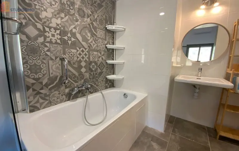 Studio meublé 32m² Cuers - Lumineux, meublé - Photo 1