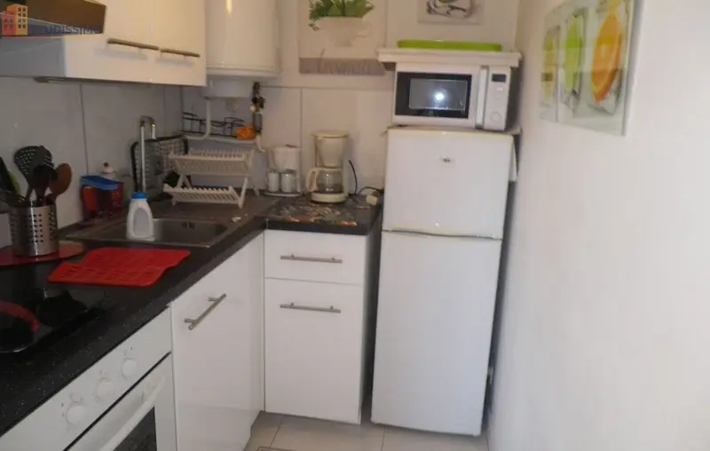 Studio meublé 33m² Hyères - Lumineux, 2e étage - Photo 1