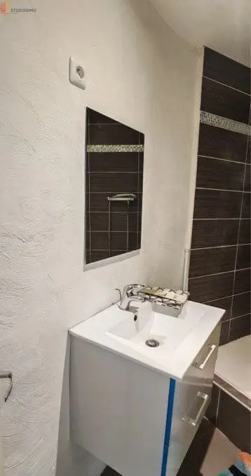 Studio meublé 18m² Saint-Maximin-la-Sainte-Baume - Meublé, 1er étage - Photo 2