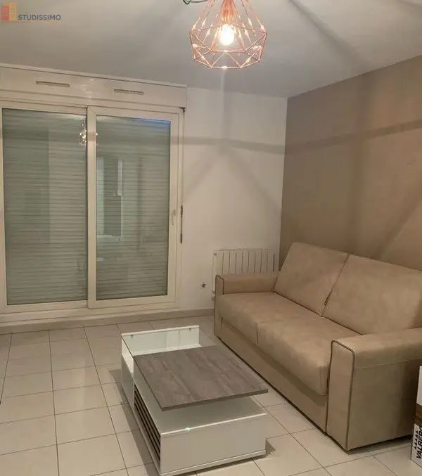 Studio meublé 30m² Hyères - Rez de jardin, lumineux - Photo 1