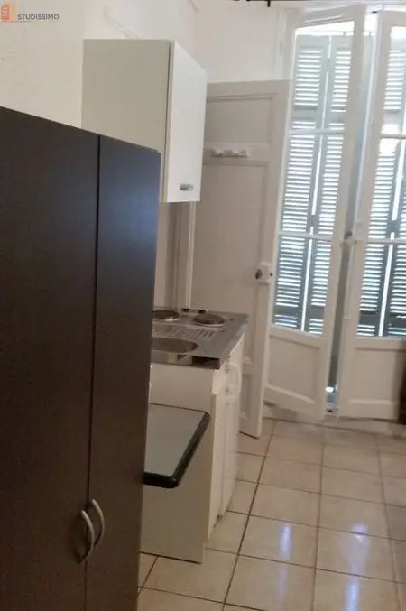 Studio meublé 15m² Toulon centre - Meublé, proche place de la Liberté - Photo 8