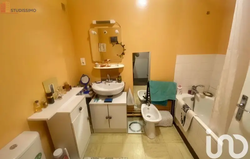 Studio 46m² Bagnères-de-Bigorre - Étage 2/3 - Photo 3