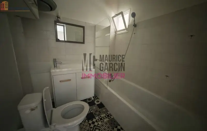 Studio 26m² Entraigues-sur-la-Sorgue - 2e étage, lumineux - Photo 2