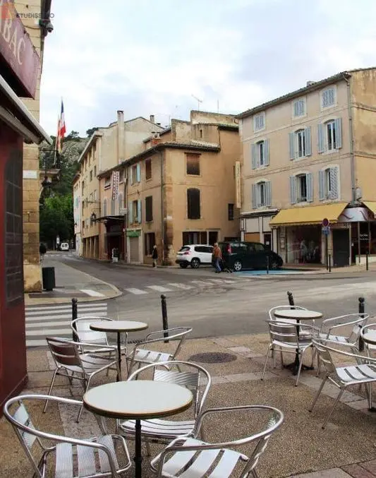 Studio 30m² Cavaillon - Dernier étage, lumineux - Photo 1