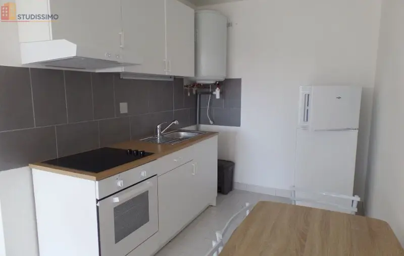 Studio meublé 35m² Avignon - Lumineux, 2e étage - Photo 3