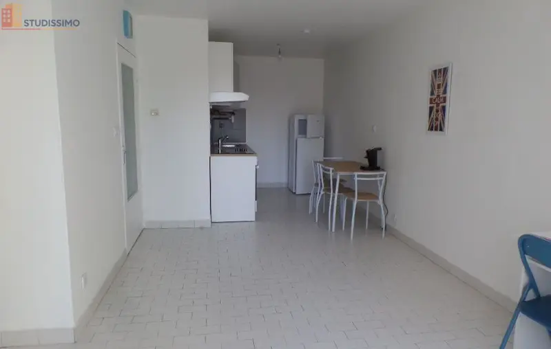 Studio meublé 35m² Avignon - Lumineux, 2e étage - Photo 2