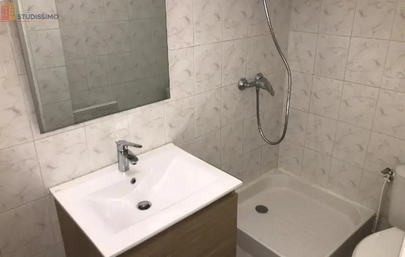 Studio 38m² Pertuis - lumineux, proche commerces - Photo 7