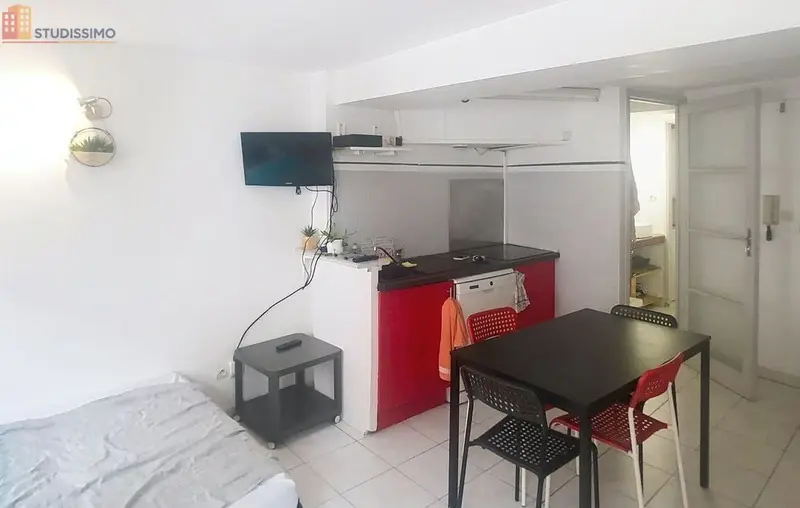 Studio 30m² Avignon centre - Meublé, dernier étage - Photo 5