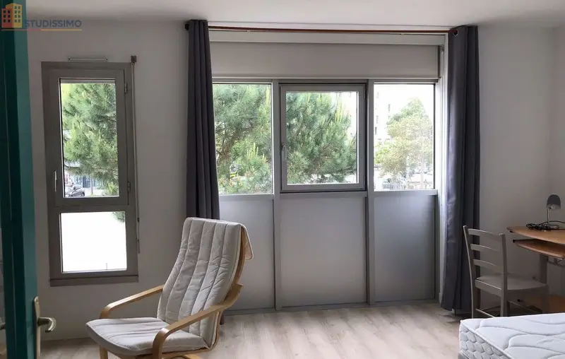 Studio meublé 25m² La Roche-sur-Yon - Étage 1, DPE C - Photo 2