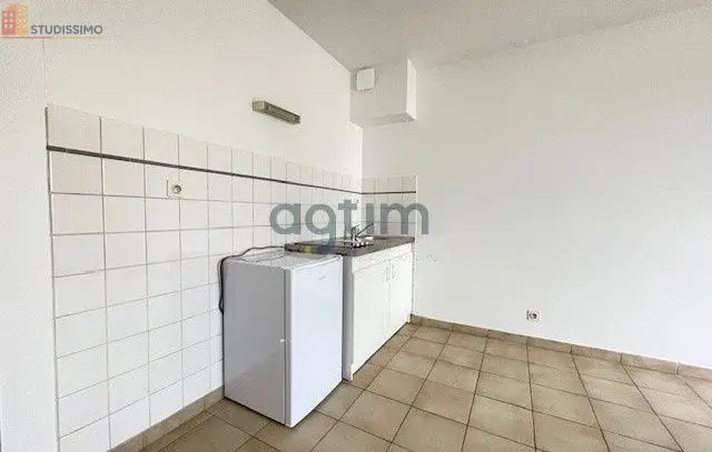 Studio 25m² La Roche-sur-Yon - DPE C, 1er étage - Photo 9