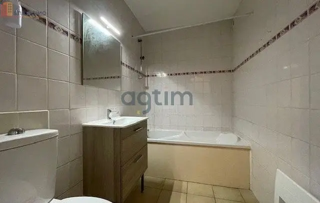 Studio 25m² La Roche-sur-Yon - DPE C, 1er étage - Photo 1