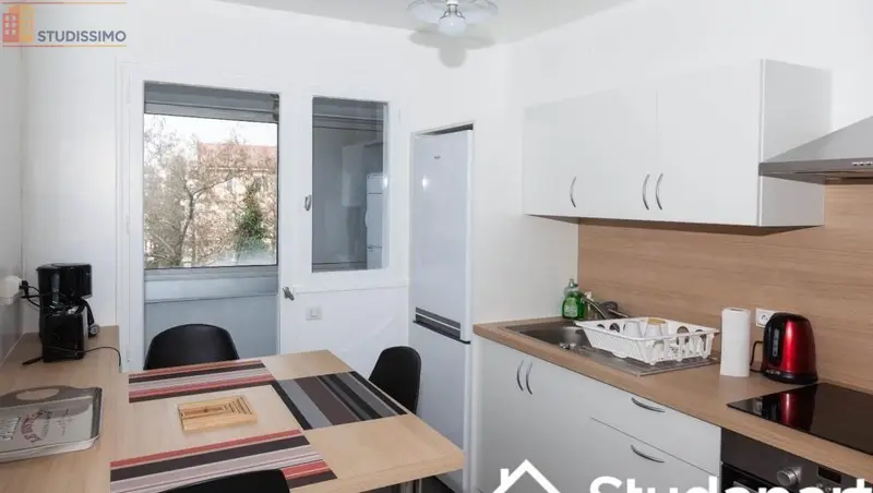 Studio meublé 10m² La Roche-sur-Yon - Lumineux, 5e étage - Photo 4