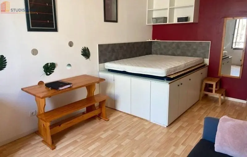 Studio meublé 20m² Fontenay-le-Comte - Meublé, 2e étage - Photo 4