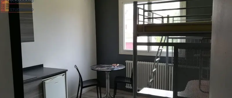 Studio meublé 16m² La Roche-sur-Yon centre - Meublé, wifi gratuit - Photo 1