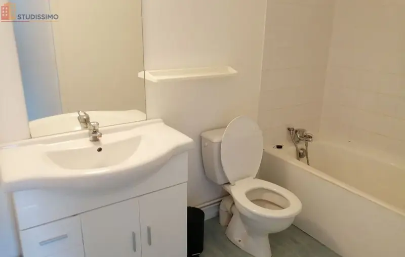 Studio meublé 30m² La Roche-sur-Yon - Meublé, DPE D - Photo 2