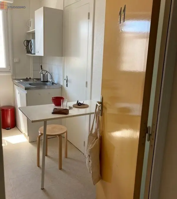 Studio meublé 12m² La Roche-sur-Yon centre - Plein centre - Photo 1