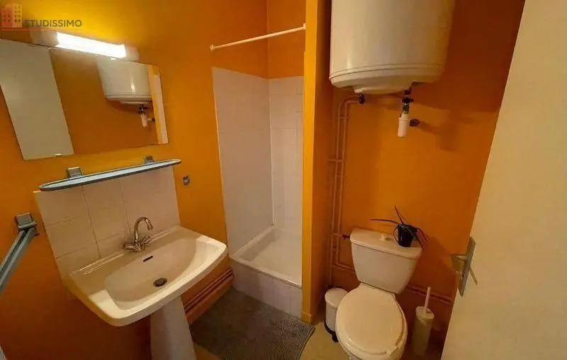 Studio 20m² La Roche-sur-Yon - Meublé, 3e étage - Photo 1
