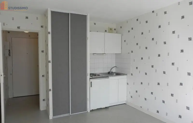 Studio 20m² La Roche-sur-Yon - 2e étage, DPE C - Photo 5