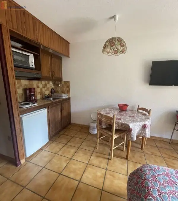 Studio 24m² Prats-de-Mollo-la-Preste - Étage 2/3, DPE C - Photo 4