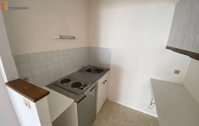Studio 25m² Poitiers centre - Étage élevé, lumineux - Photo 3