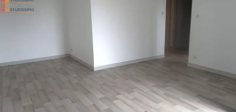 Studio 34m² Scorbé-Clairvaux - 1 pièce, lumineux - Photo 11