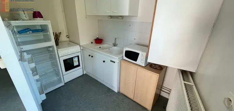 Studio meublé 31m² Poitiers - Lumineux, 3e étage - Photo 2