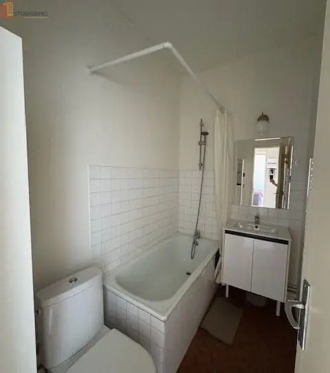 Studio meublé 33m² Montmorillon - Meublé, DPE D - Photo 1