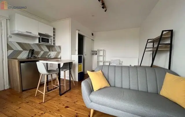 Studio meublé 21m² Poitiers - Meublé, dernier étage - Photo 4